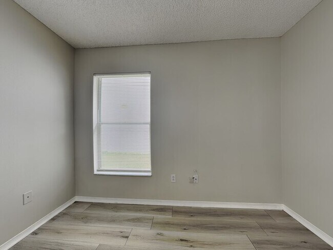 Building Photo - 8904 Bridgeford Oaks Dr