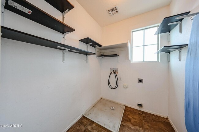 Building Photo - 4726 W Fremont Rd.