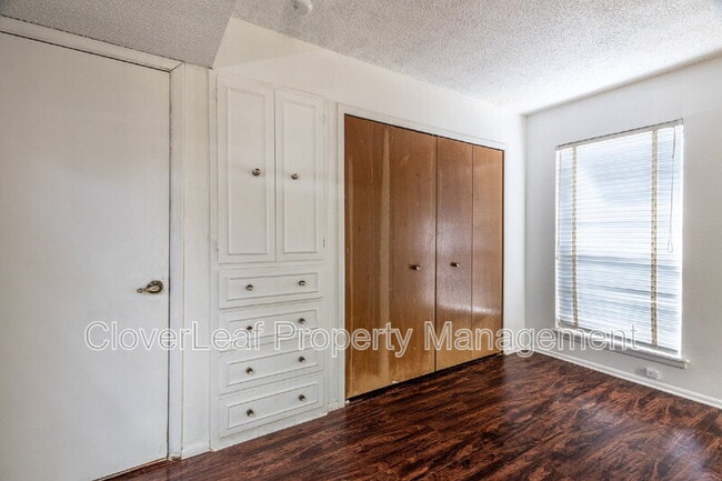Building Photo - 13006 El Marro St