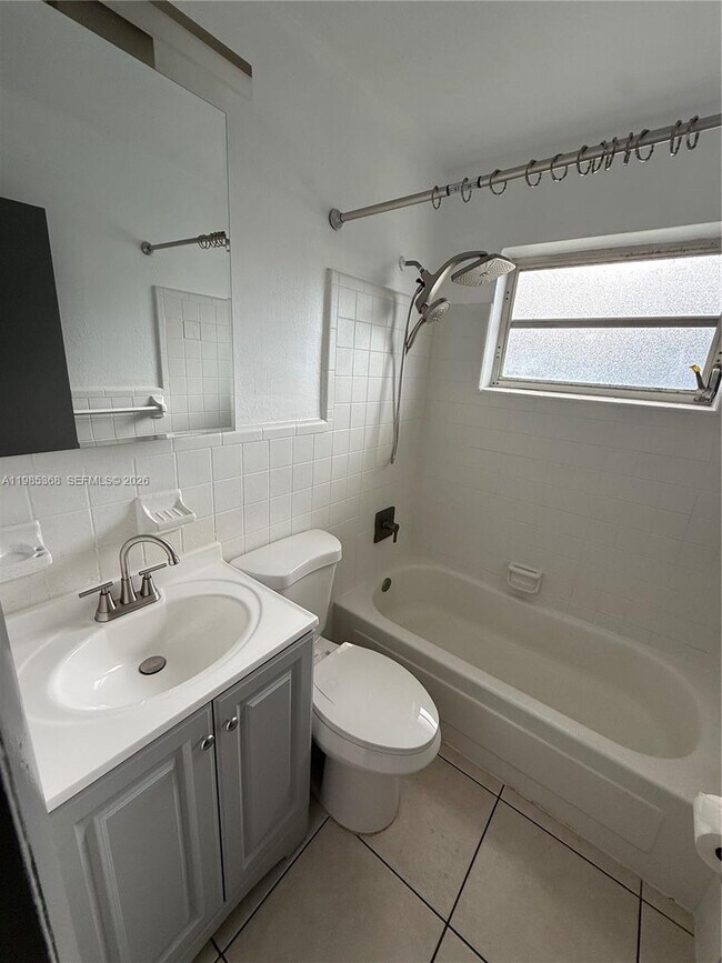 Building Photo - 2216 Fillmore St