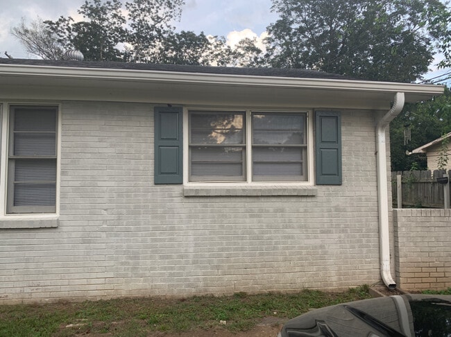 Building Photo - 1618 Hampton Rd NW