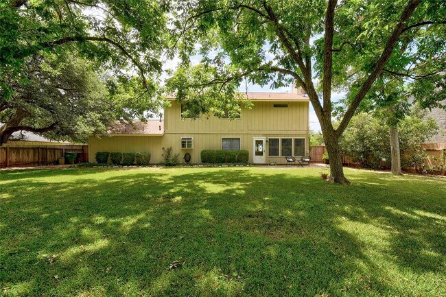 Building Photo - 2408 W Messick Loop