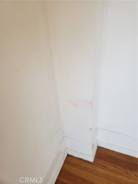 Building Photo - 323 W 4th St