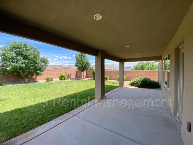 Building Photo - 758 N 300 W