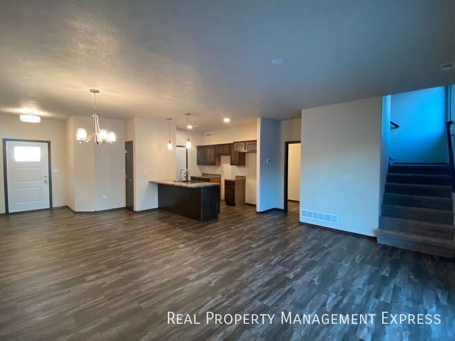 Building Photo - 5822 S Whisper Creek Pl