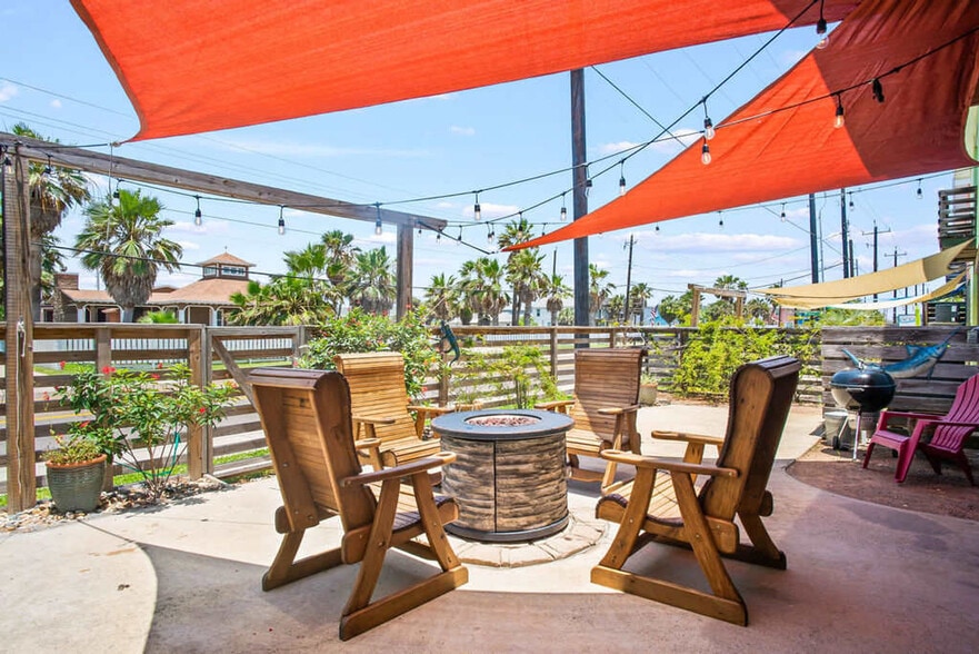 Building Photo - 2727 Eleventh Street-SI ID1023166P