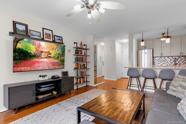 Building Photo - 340 E 93rd St