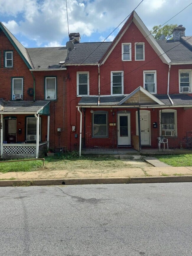 Building Photo - 420 Valley Rd
