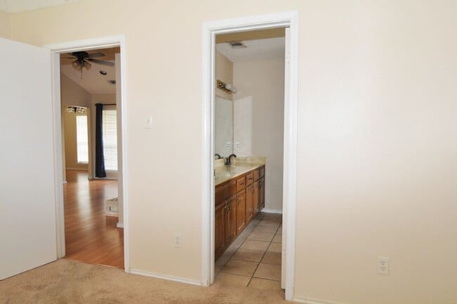 Building Photo - Great home with Sunroom in Sachse!