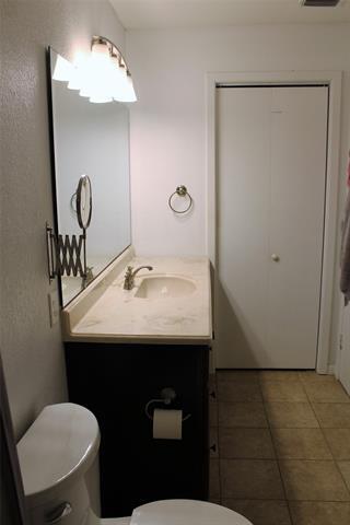 Building Photo - 2347 Edgemont Dr