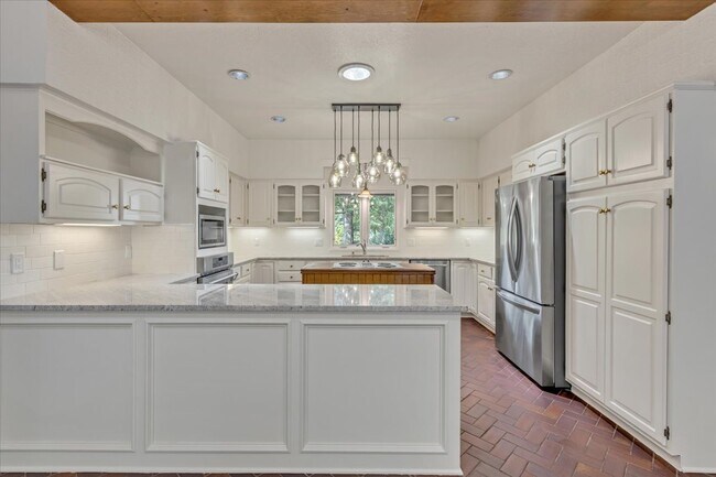 Building Photo - 4075 St Croix Dr