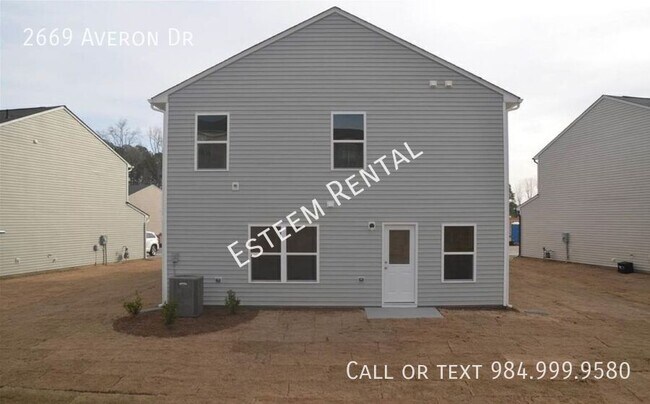 Building Photo - 2669 Averon Dr