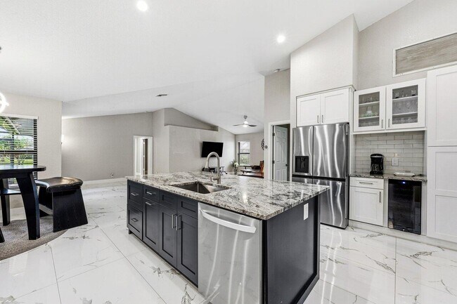 Building Photo - 13710 Callington Dr