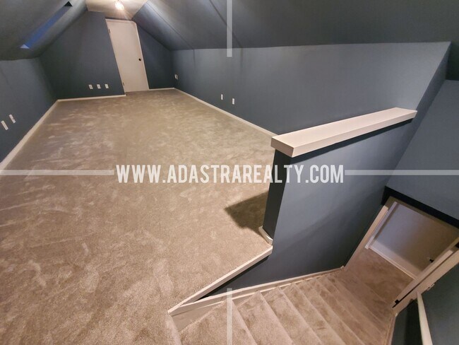 Building Photo - Beautiful Home in the Heart of Overland Pa...