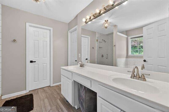 Building Photo - 2865 Stonehenge Ct