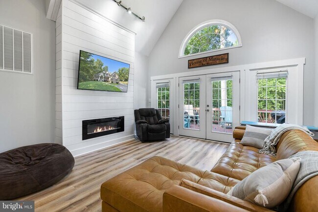 Building Photo - 17 Old Banks Dr