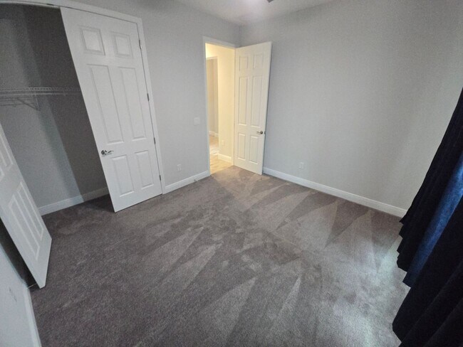 Building Photo - 3/2 Home in Lithia ****MOVE-IN SPECIAL, $500 OFF 2ND MONTHS RENT!!****