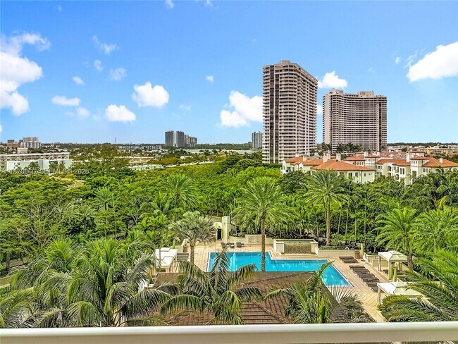 Building Photo - 2800 Island Blvd