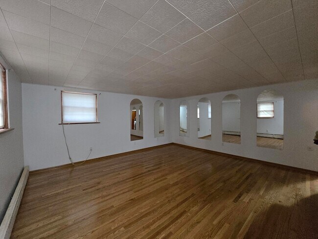 Building Photo - 535 E 43rd Ave