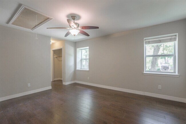 Building Photo - 730 Bison Dr