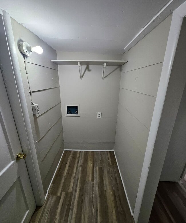 Building Photo - COMING SOON!!!   2 Bedroom 1 Bathroom Home