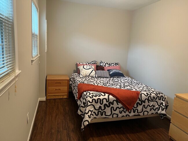 Building Photo - 2828 Lafora Ct