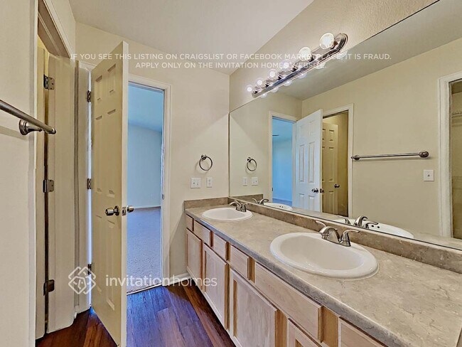 Building Photo - 1552 Ancestra Dr