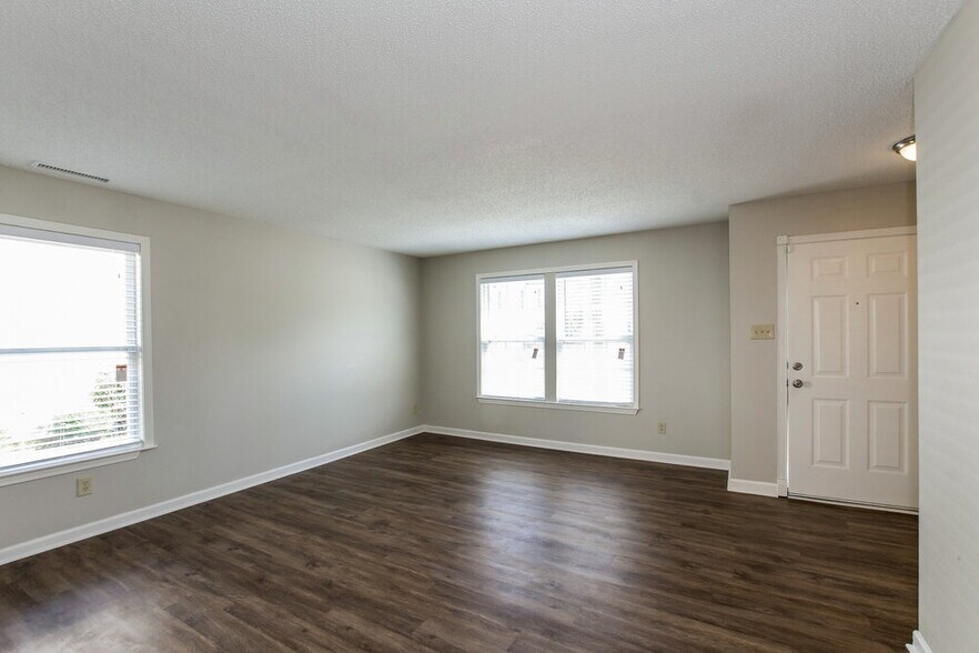 Building Photo - 1572 Matthew Allen Cir