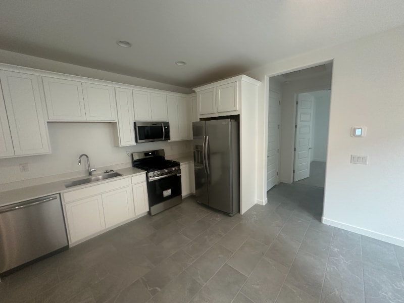 Building Photo - 9835 W Cheery Lynn Rd