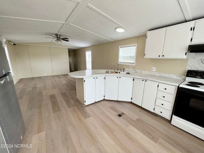 Building Photo - 1642 Virginia Rd