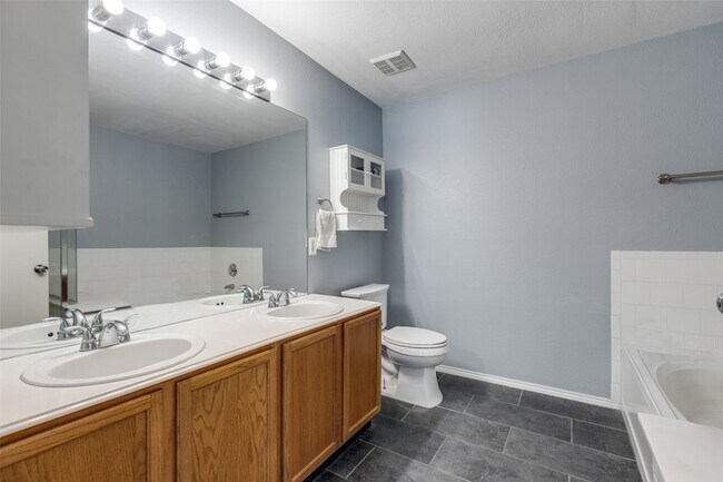 Building Photo - 2402 Pheasant Run