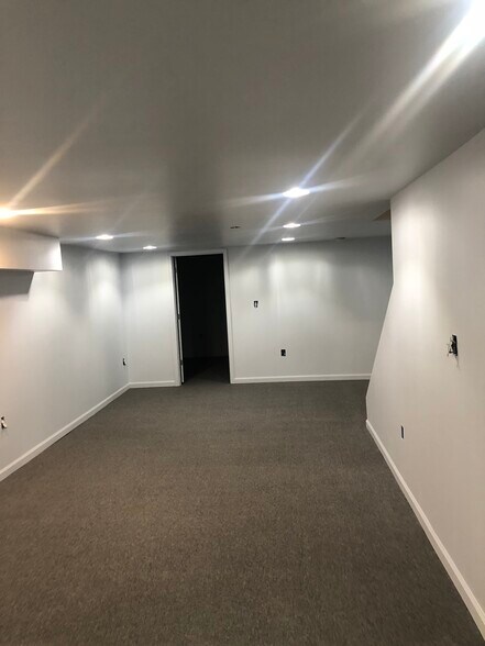 Building Photo - 1005 N Arlington Ave