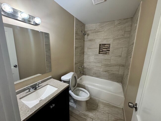 Building Photo - 138 Youngs Mill Rd