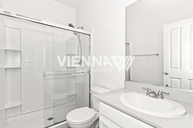 Building Photo - 3033 Welton Cir