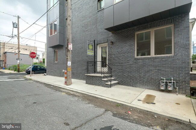 Building Photo - 1013 S 20th St