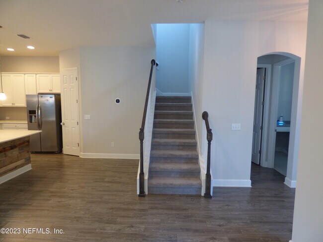 Building Photo - 92 Archwood Dr