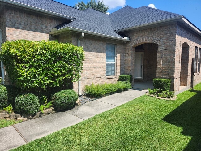 Building Photo - 28510 Rustic Pines Ct