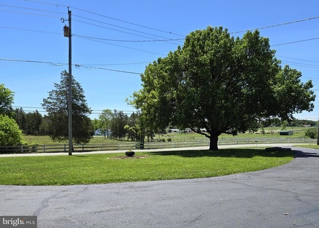 Building Photo - 8293 Leetown Rd