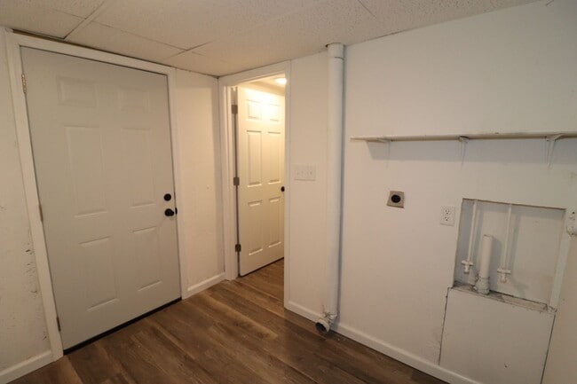 Building Photo - 517 Maple St