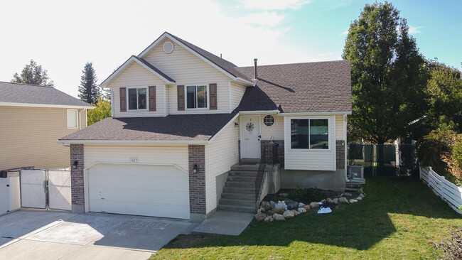 Building Photo - 1487 N Quincy Ave