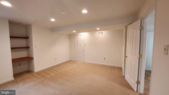 Building Photo - "Charming 2-Bedroom Retreat in Bowie with Spacious 1,514 Sq Ft!"