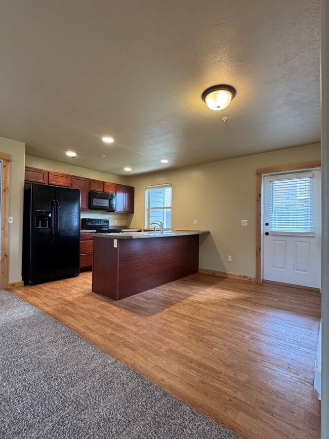Building Photo - 171 Talon Way