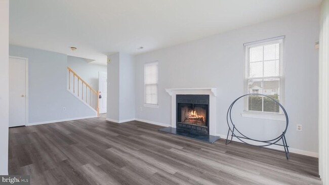 Building Photo - 211 Mews Dr