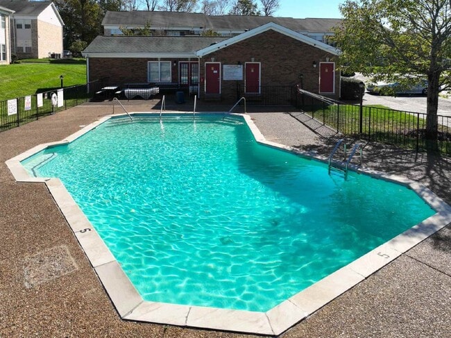 Building Photo - FULLY FURNISHED 2BR CONDO WITH MONTHLY LEASE TERMS