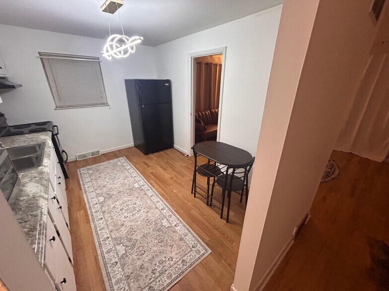 Building Photo - 3344 Buell St