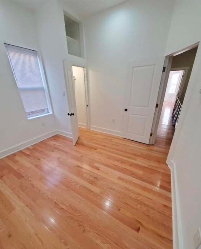 Building Photo - 5425 Catharine St