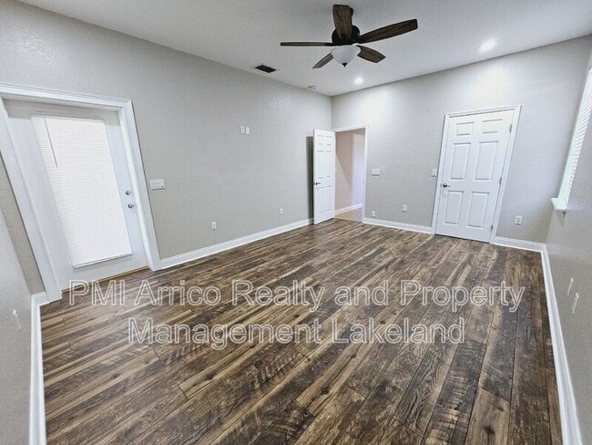 Building Photo - 1930 Saddlewood Ct