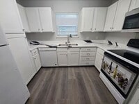 Building Photo - 3221 Dreeben Dr