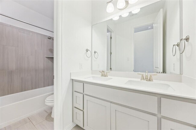 Building Photo - 1329 Marina Grand Terrace