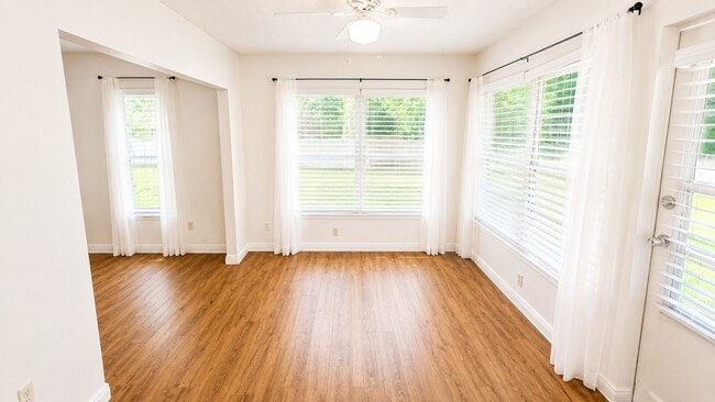 Building Photo - 1624 Whitehead Dr
